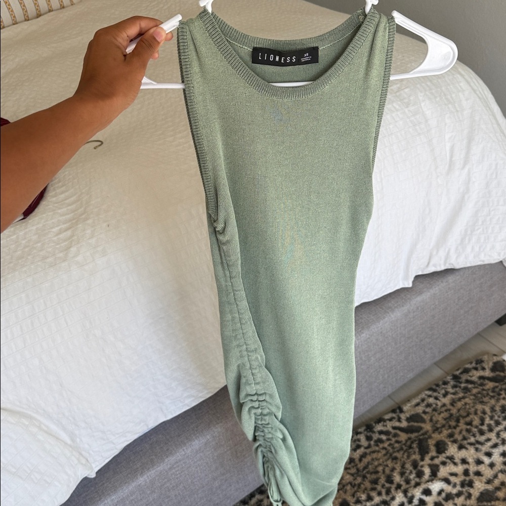 LIONESS DRESS - Picture 2 of 3